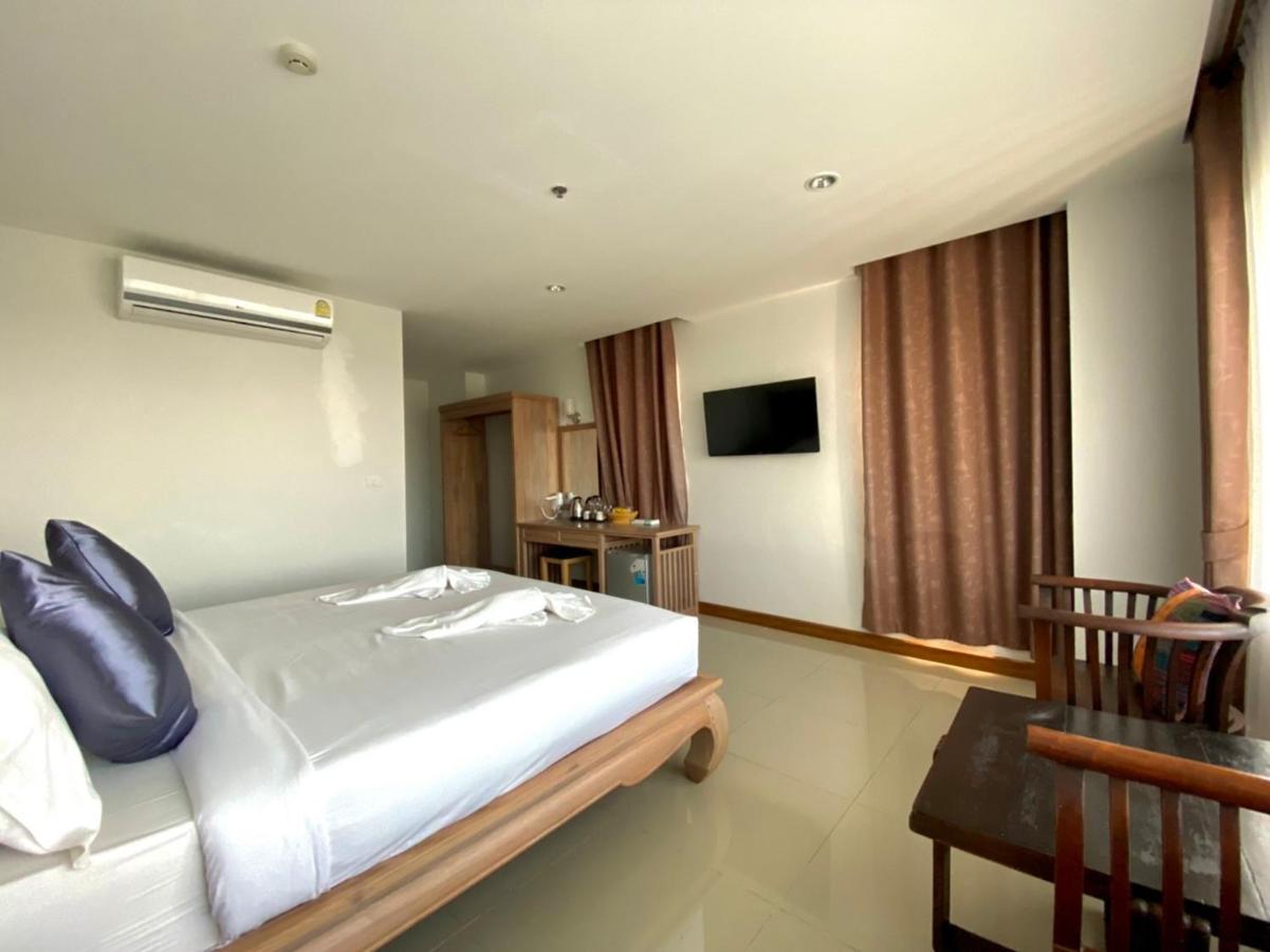 At Ruam Chok Hotel Τσιάνγκ Μάι Εξωτερικό φωτογραφία